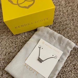 NEW Kendra Scott Patty necklace, Grey +Druzy Stone